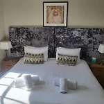 Old Kings Head Hotel