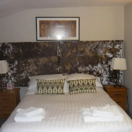 Old Kings Head Hotel 3*