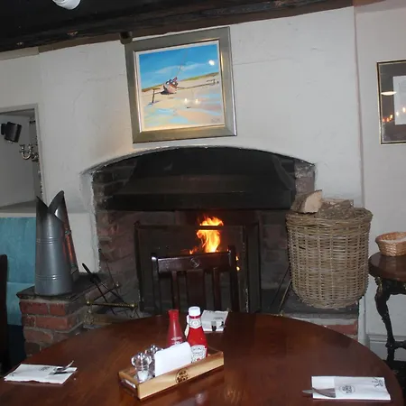 Hotel Old Kings Head 3*