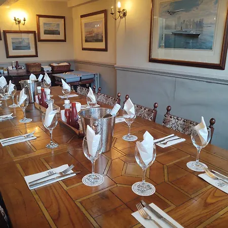 Old Kings Head Hotel